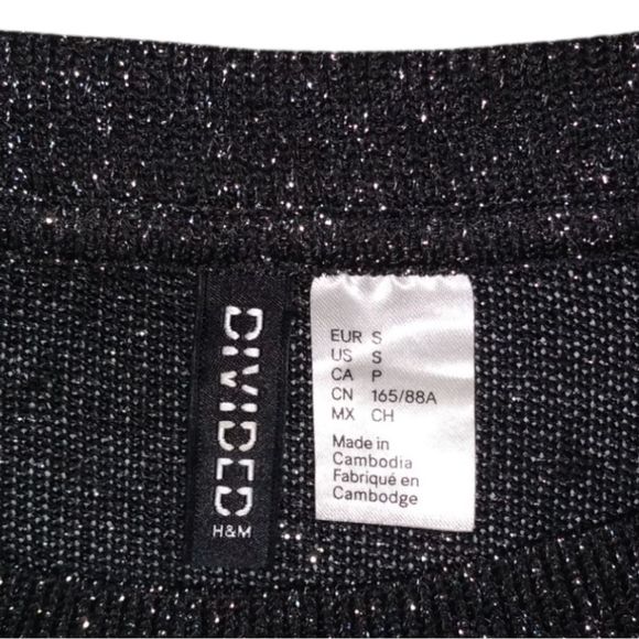 Divided by H&M Sparkly Super Cute Long Sleeved Top ! 🖤😍👀 - Picture 3 of 5